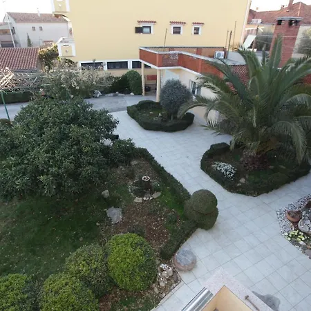 Apartments Kresan 3* Zadar