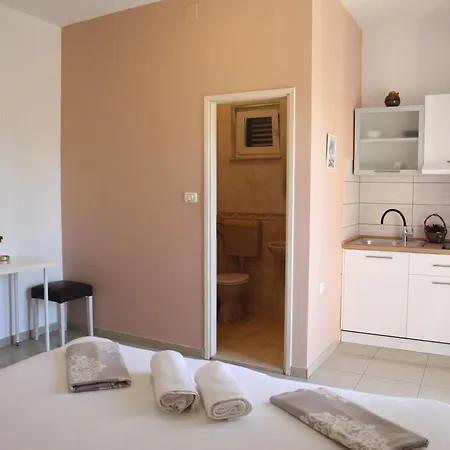 Apartments Kresan Gostinjska kuća